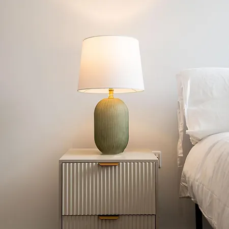 Apartment Dock Riverside Sleeps 8 And Parking Leeds (West Yorkshire)